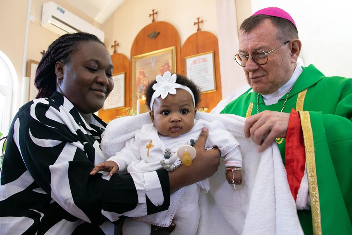 Основную часть некоторых приходов в РФ составляют иностранцы. Почему это может стать проблемой?