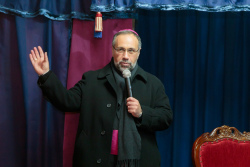 «Не будем бояться перемен». Посол Ватикана встретился с молодежью Минска