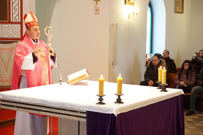 Епископ Демьянко на Мессе в Гомеле: Спаситель приходит ко всем, ко всему миру