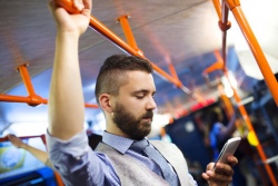 В Беларуси разрешили раздавать Wi-Fi в общественном транспорте