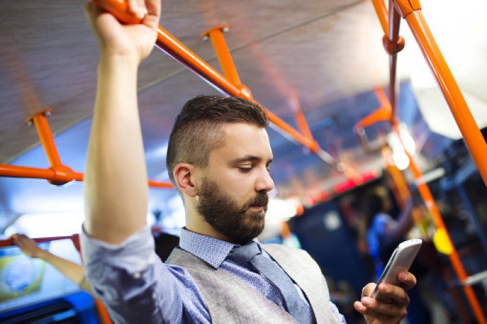 В Беларуси разрешили раздавать Wi-Fi в общественном транспорте