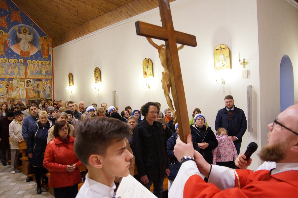 «Крест никто не победит». Католики переживали Страстную пятницу