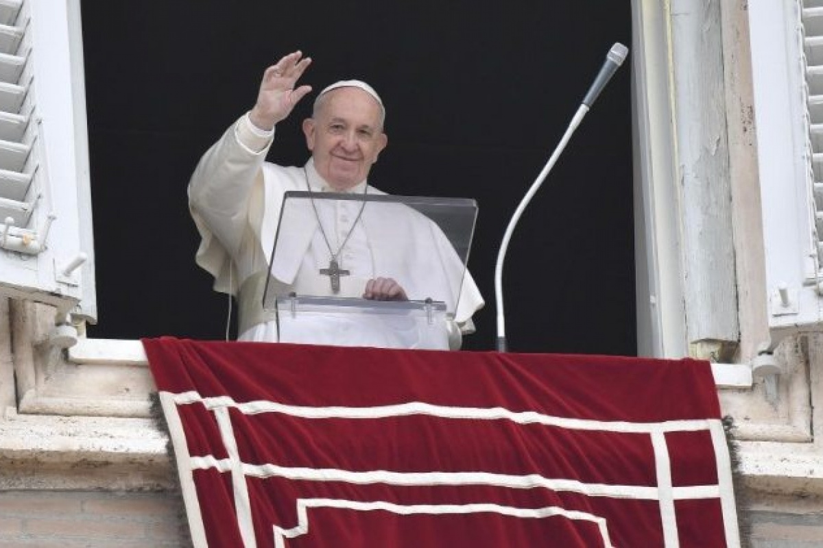 Папа Римский появился на публике - у него нет коронавируса