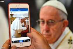 Число подписчиков на профиль Папы в Instagram превысило 3 млн.