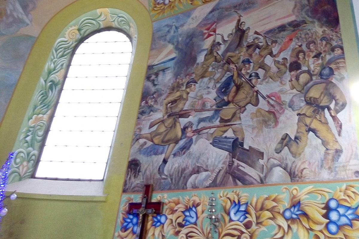 Как выглядит костел в Солах с закрашенной фреской, показали работники госучреждений