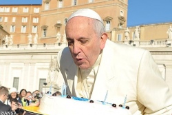 В свой День рождения Папа встретился с молодежью