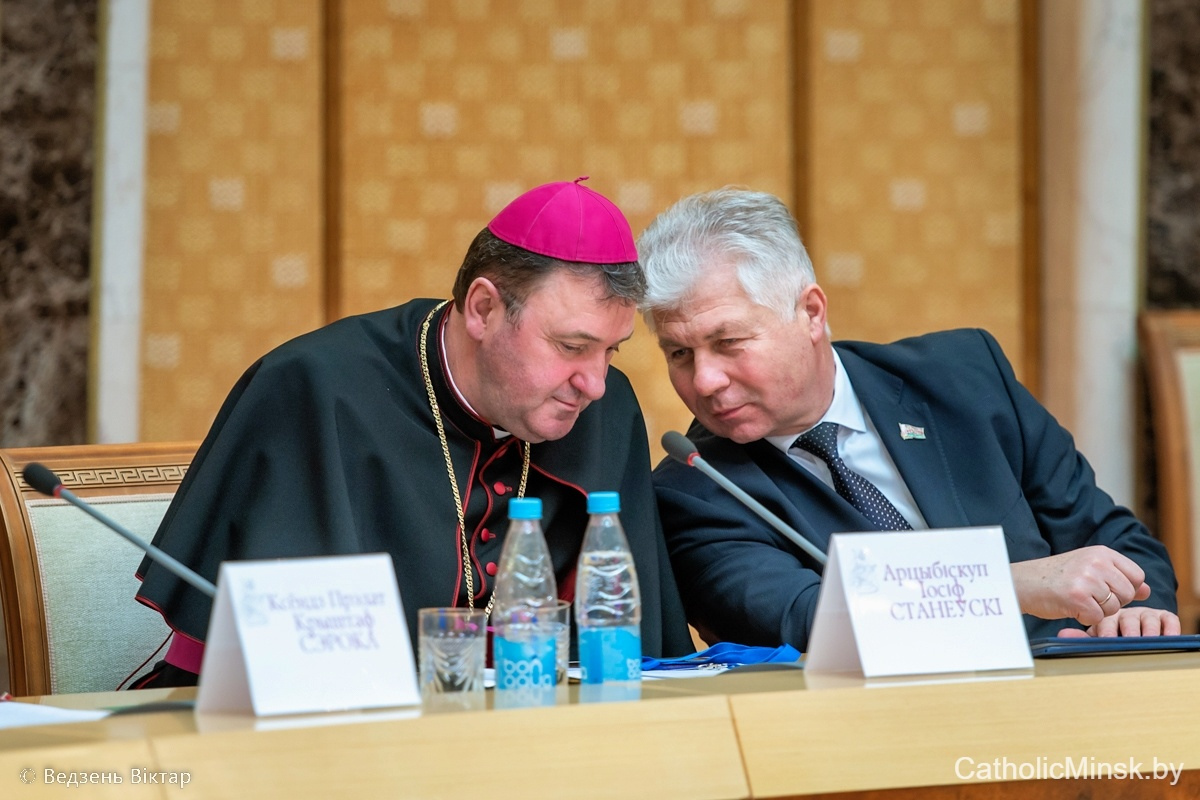 Как отреагировали верующие на поздравление Митрополита с красной звездой – поддержали единицы