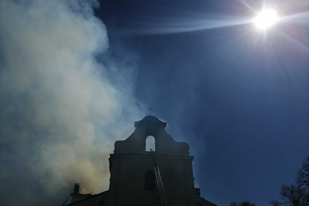 Пожар в костеле в Будславе: что случилось, какие планы, как помочь [фото, видео]