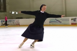 Монахиня на коньках заинтриговала Словакию [ВИДЕО]