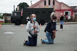 Фотофакт: на католический праздник в Будславе приехал автозак