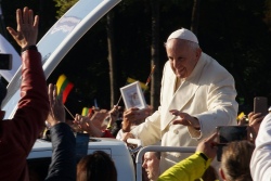 У Літве прэзентавалі песню і кліп "Папа Франчэска» - відэа