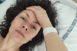 «Бог есть». Беларусская актриса и музыкант – о том, как пережила смертельно опасную операцию
