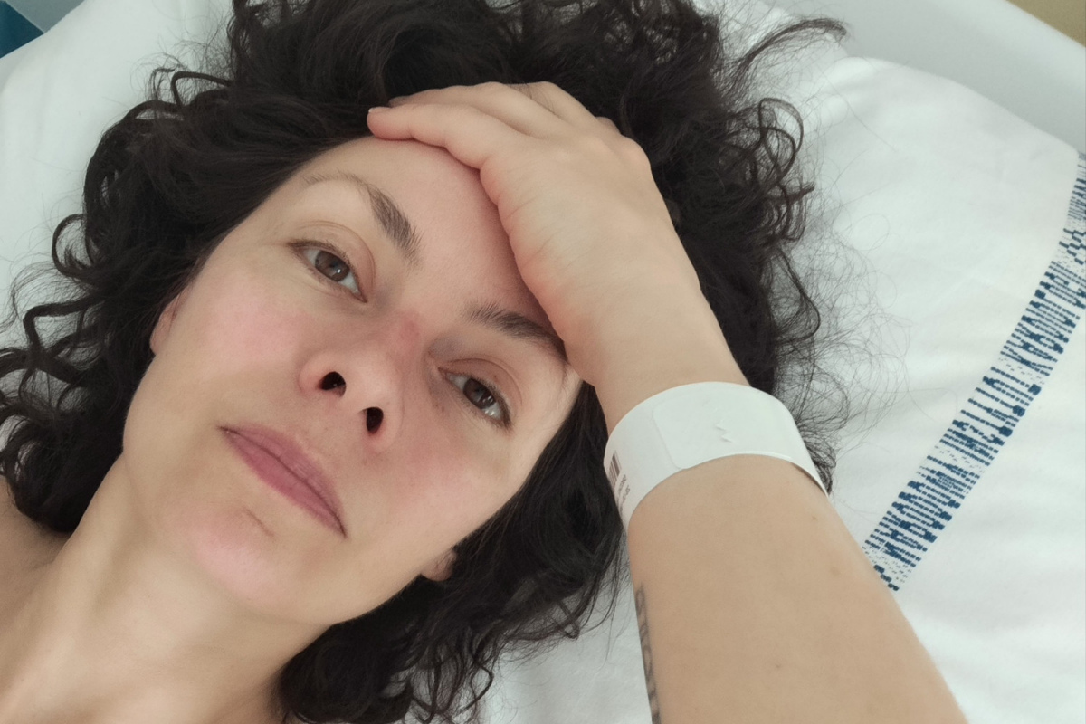 «Бог есть». Беларусская актриса и музыкант – о том, как пережила смертельно опасную операцию