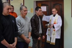 Католический и православный священники благословили призывников