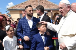 Папа Римский попросил прощения у цыган за дискриминацию