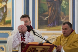 «Мой настоятель, и твой, и ваш». Духовенство посетило приход, где был арестован священник