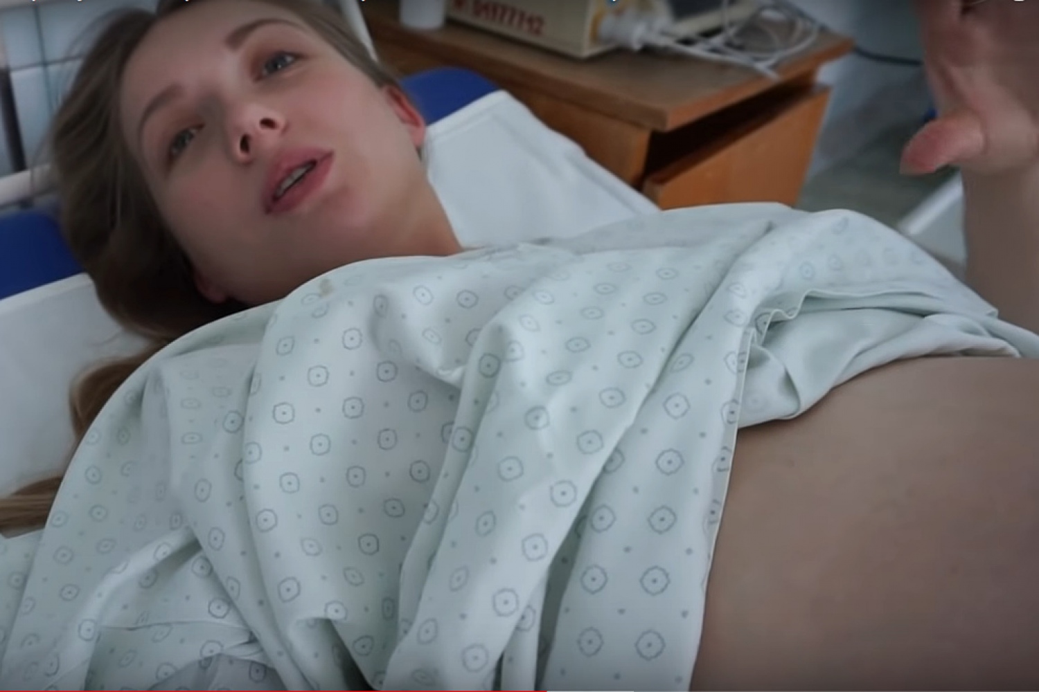 Многодетная мама выложила видео своих родов и стала звездой YouTube