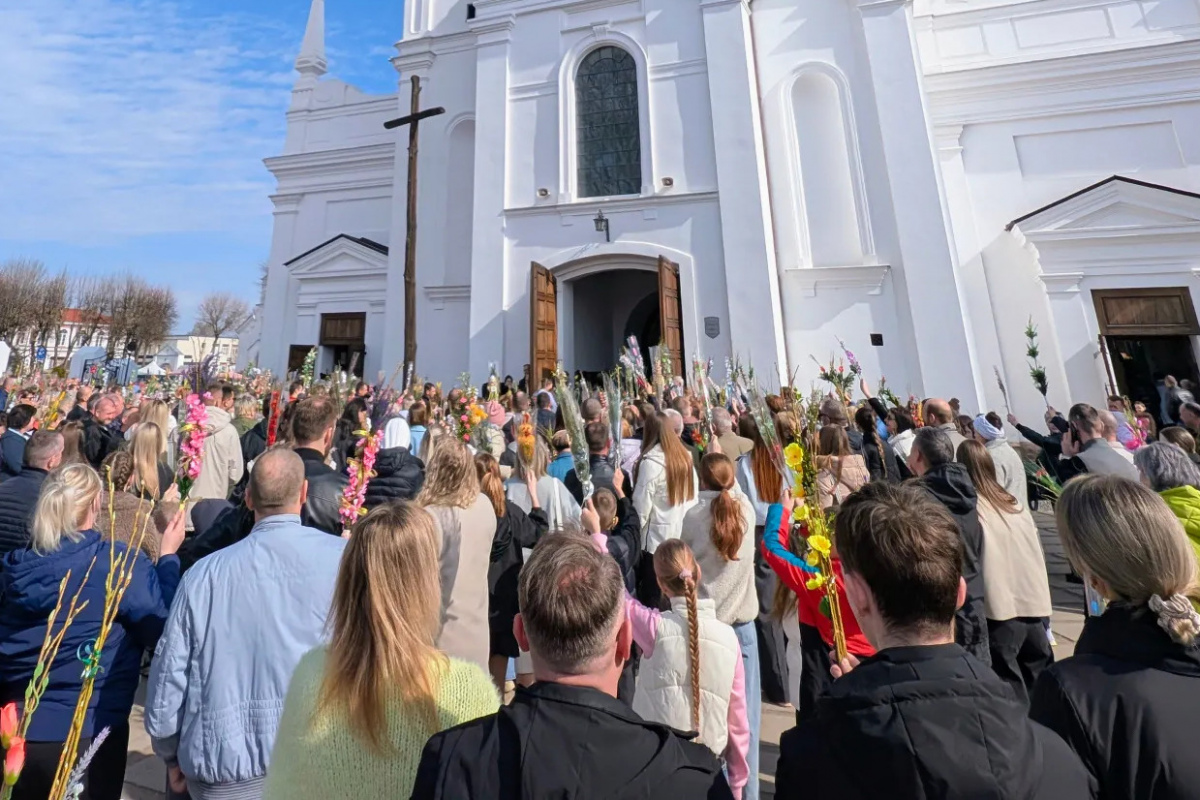 «Нельзя праздновать Пасху и...» Сильное слово архиепископа Кондрусевича на Воскресение Христово
