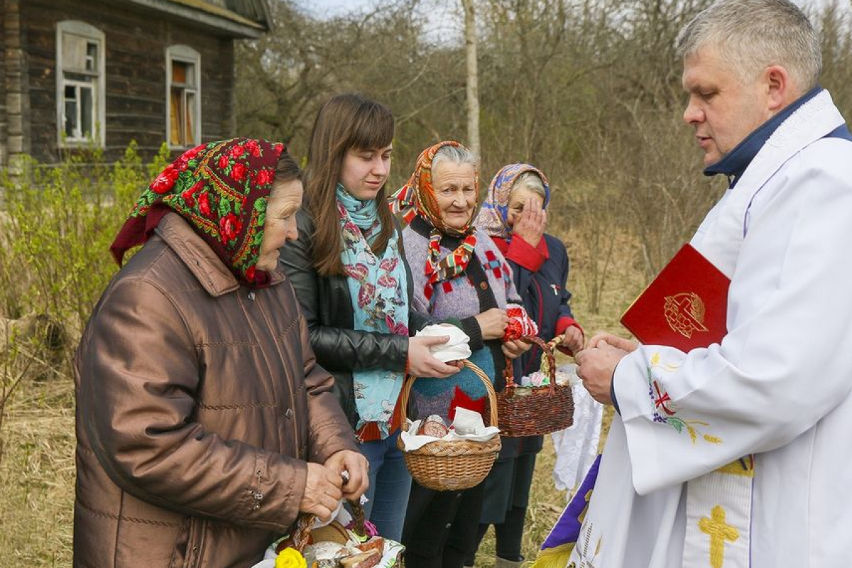В Беларуси священника осудили на 10 суток ареста по обвинению в «пикетировании» и «экстремизме»