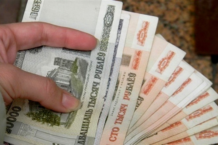 Большинство белорусов получают зарплату ниже средней