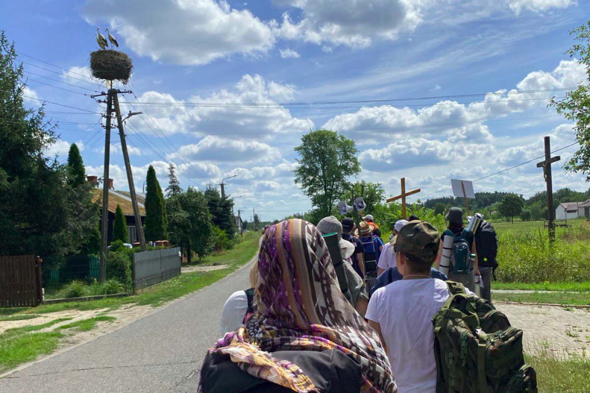 Путь к Родине с Богом – беларусы зарубежья проводят «взрослую» пилигримку