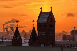 «На все аргументы – отказ». В Минске верующим не разрешили помолиться у Красного костела в памятную дату