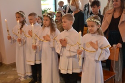 «Верить - значит, любить». 22 ребенка приняли первое причастие в гомельском костеле