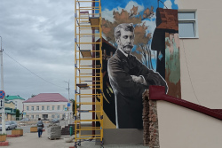 «Крестьянка», «У костёла»: беларусские муралы создаёт художник из Воложина