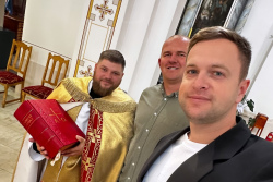 Популярный блогер помог своему другу, бизнесмену, стать католиком